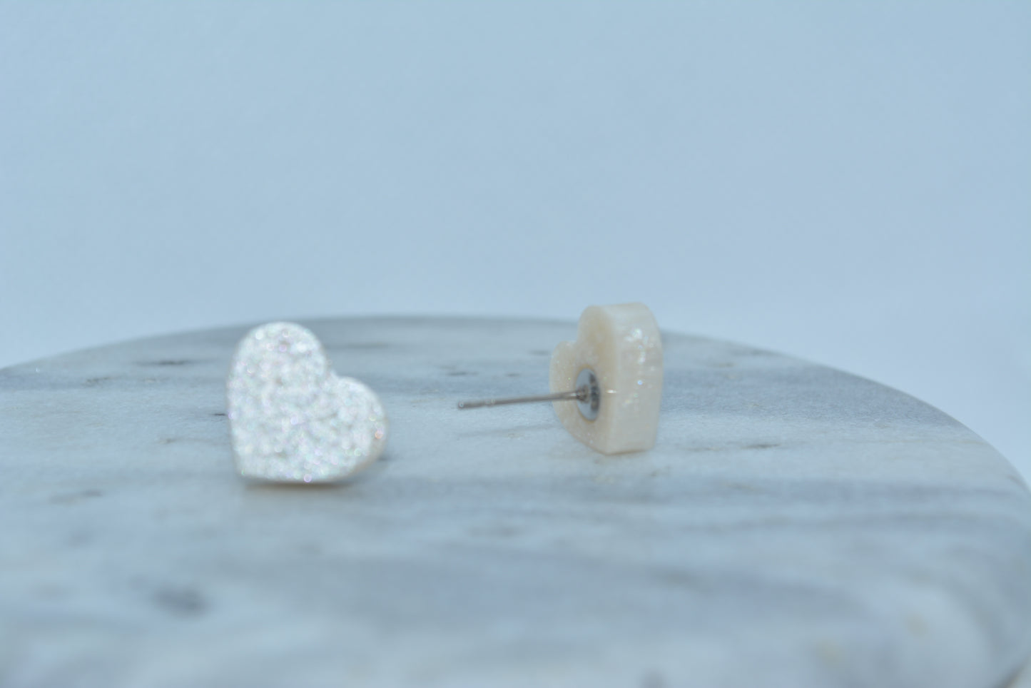 Pearl/white gemstone studs