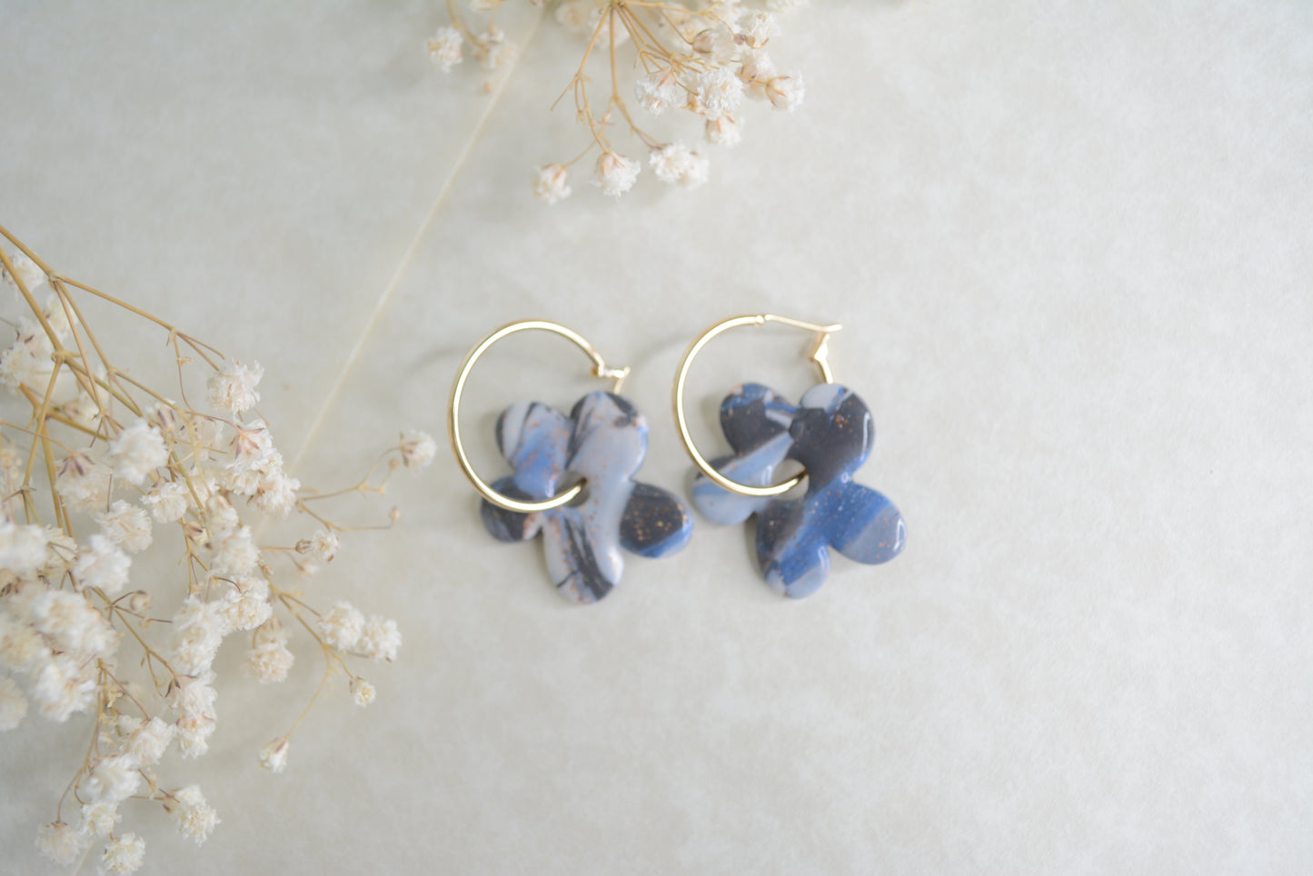 marble blue flower hoop