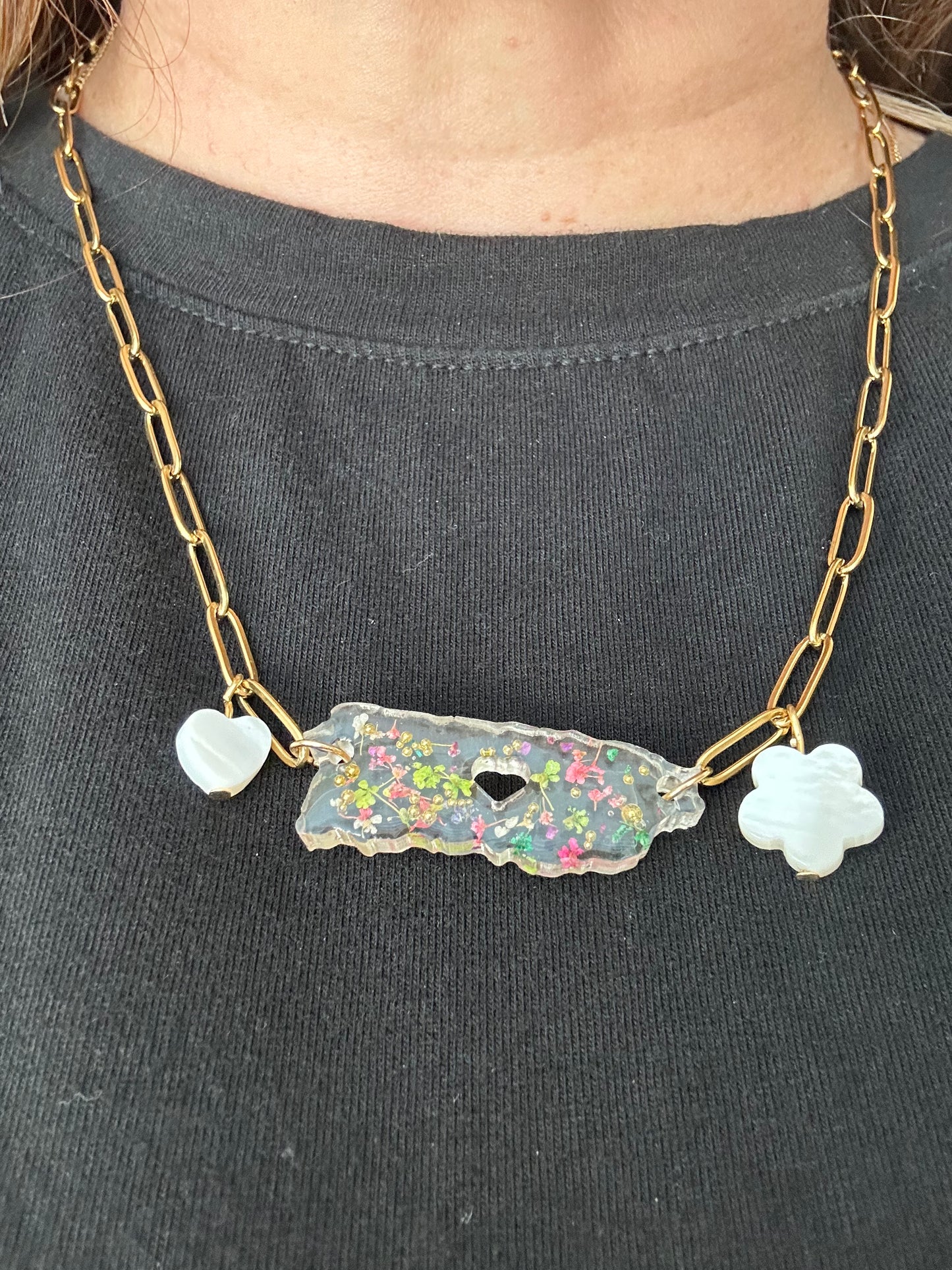 Puerto Rico necklace with heart and flower