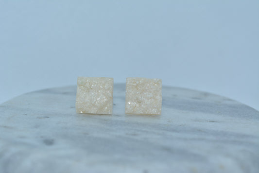Pearl/white gemstone studs