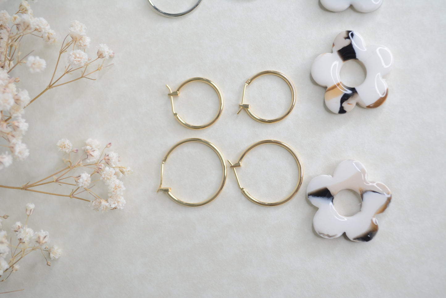 Brown marble flower hoops