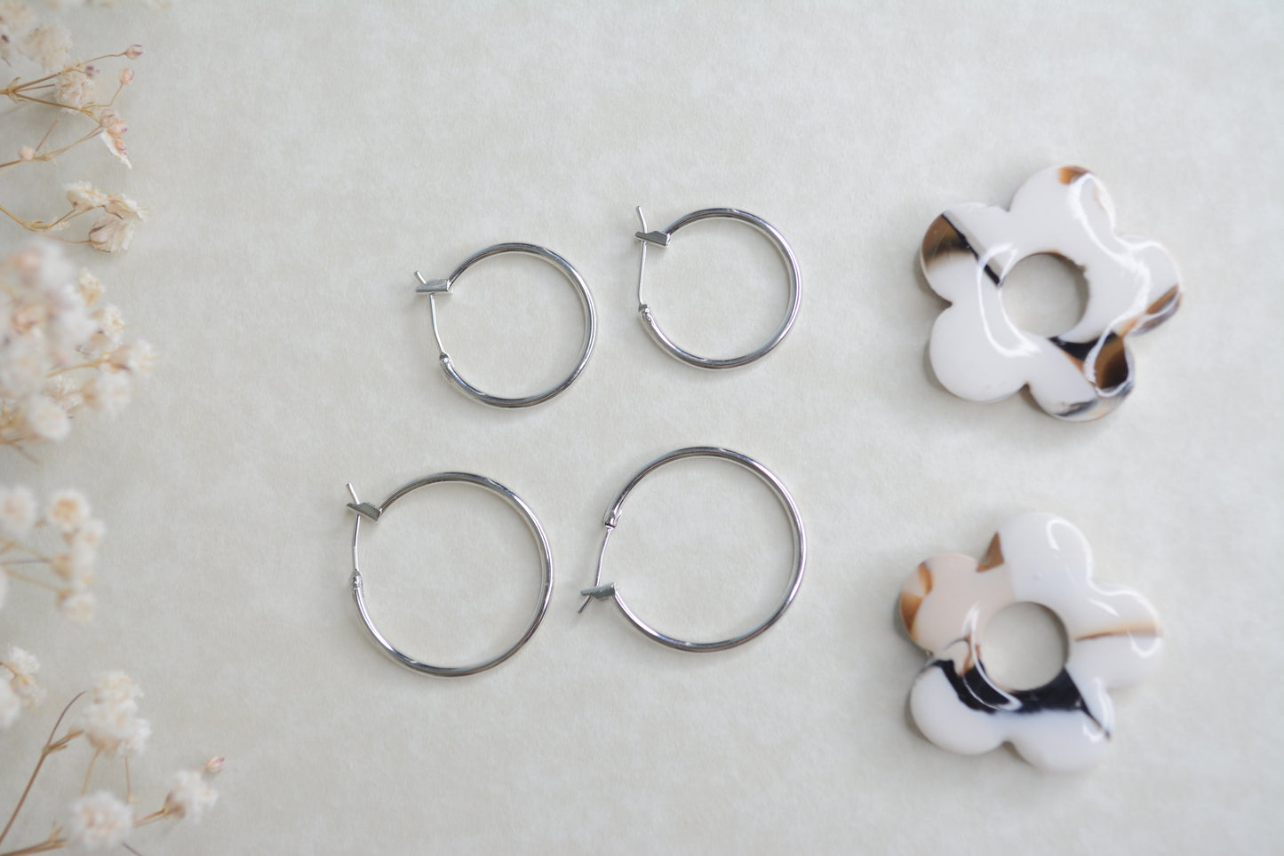 Brown marble flower hoops