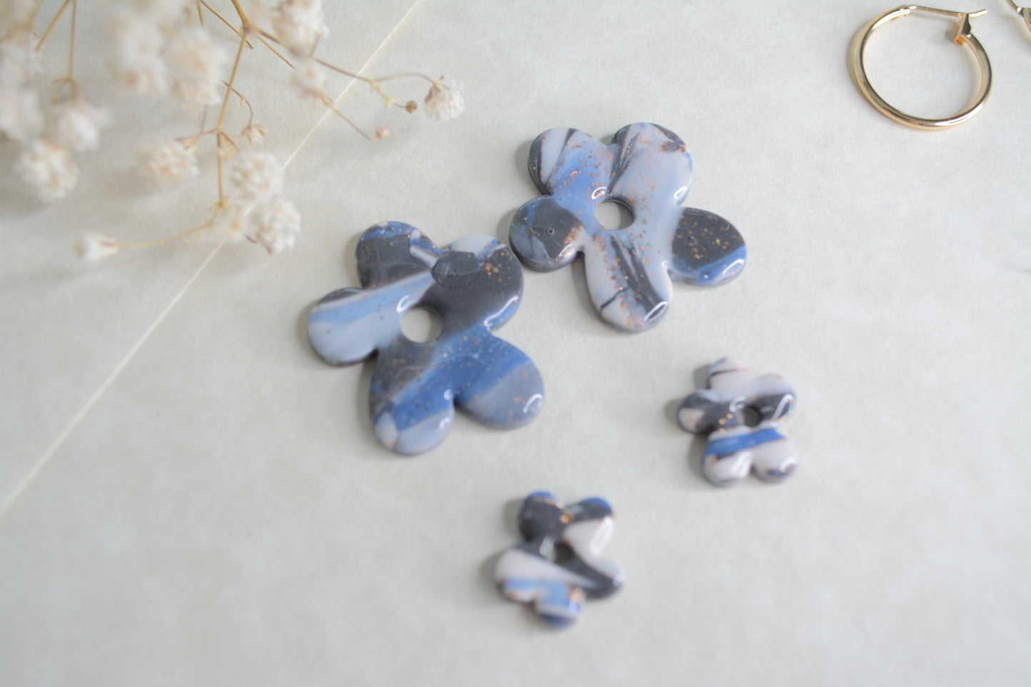 marble blue flower hoop