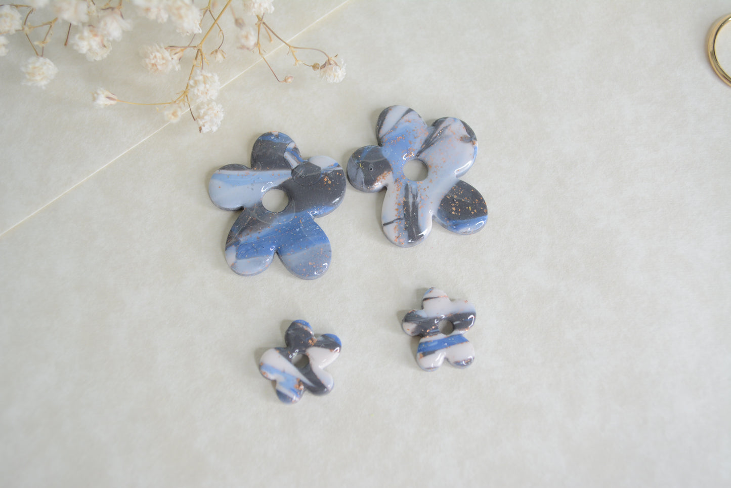 marble blue flower hoop