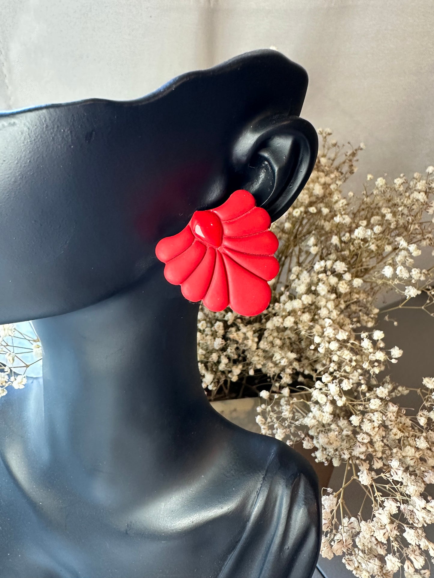 Red Felice fan stud