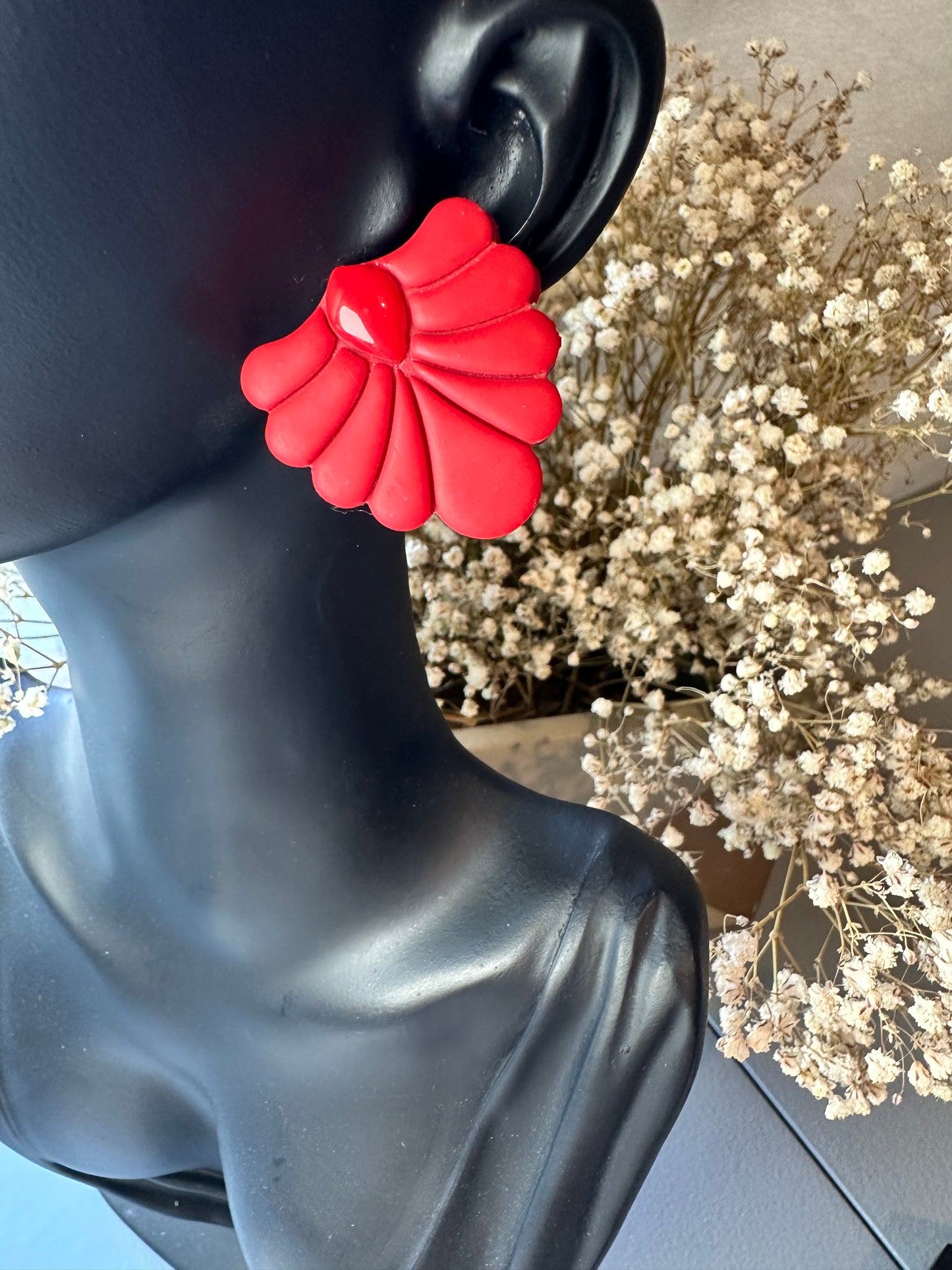 Red Felice fan stud
